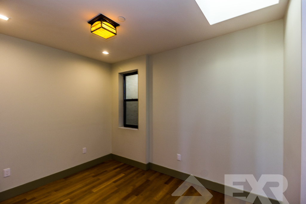 1631 St Johns Place - Photo 3