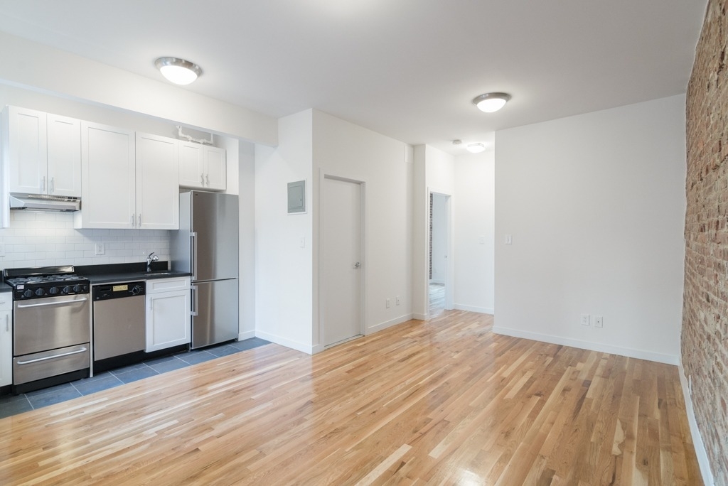 425 East 65th St - Photo 1