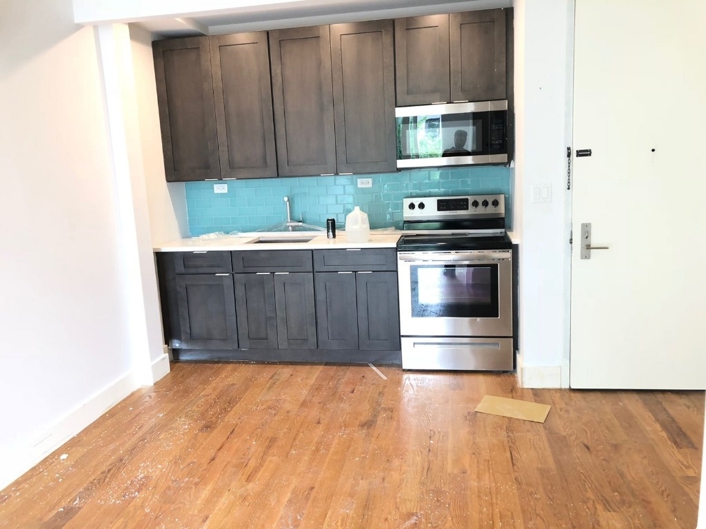 868 Lafayette Ave - Photo 2