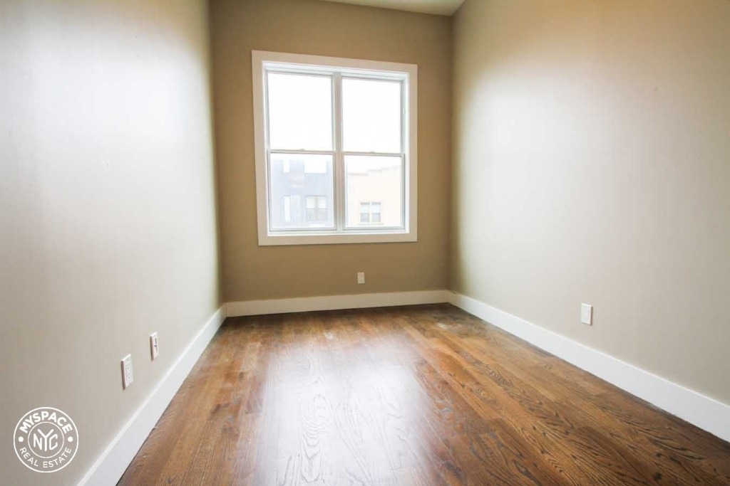 1035 Flushing Ave - Photo 1