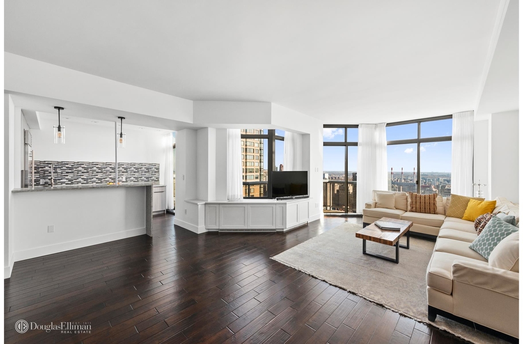 188 East 64th St - Photo 1