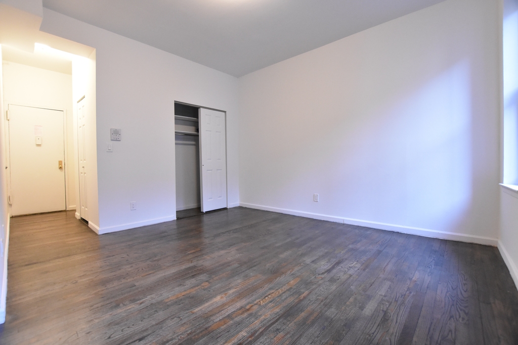 107 Saint Marks Pl - Photo 2