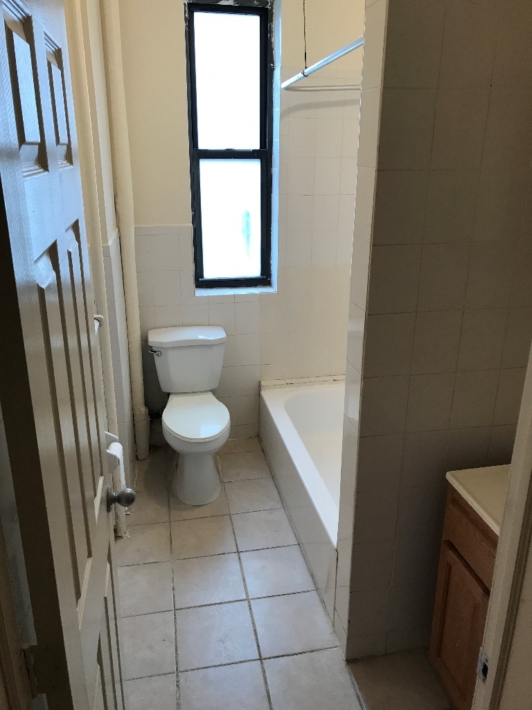 660 w 180 st  - Photo 4