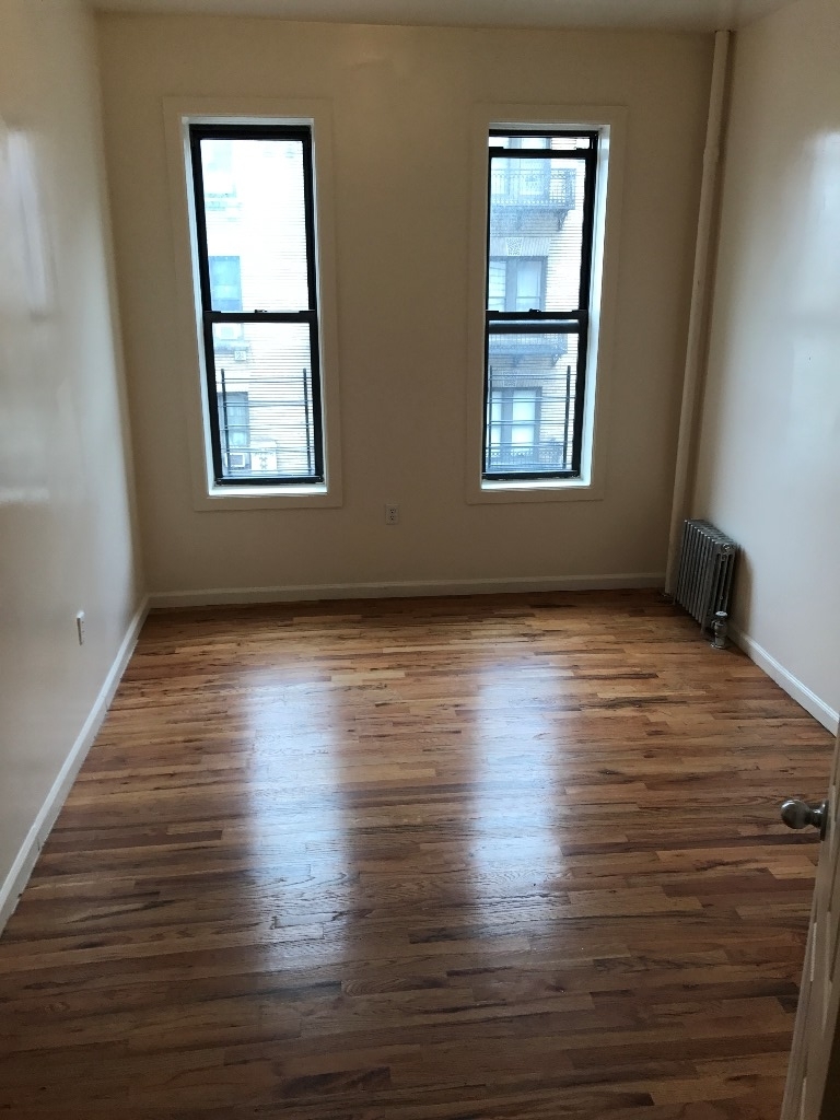 660 w 180 st  - Photo 3