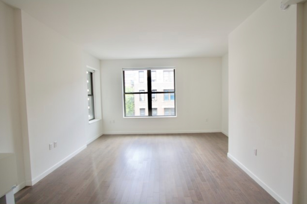 272 Manhattan Avenue - Photo 4