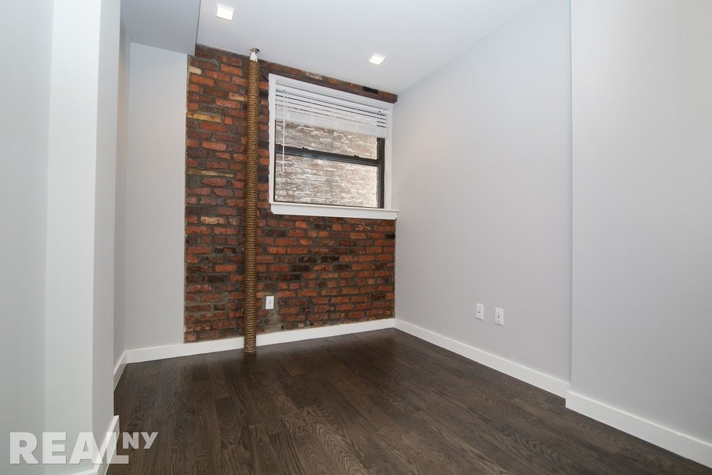 153 East 26th Street - Photo 6