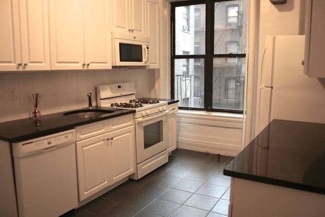 West 98th Street - Photo 4