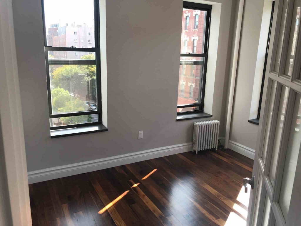 1590 Lexington avenue - Photo 7