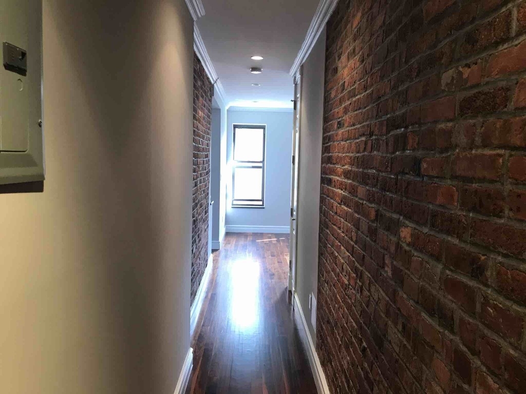 1590 Lexington avenue - Photo 3