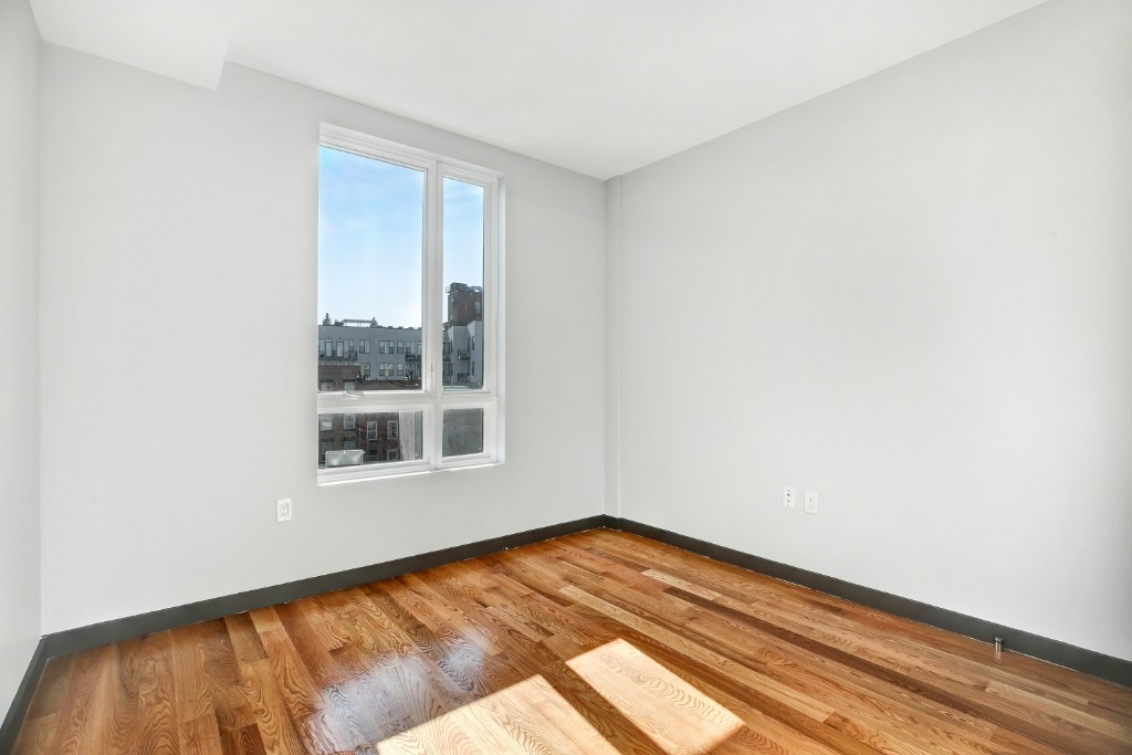 266 Metropolitan Avenue - Photo 1