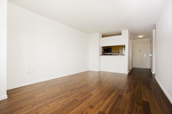 561 10th Avenue - Photo 3