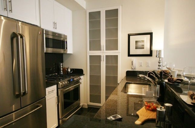 320 West 38th Street - Photo 0