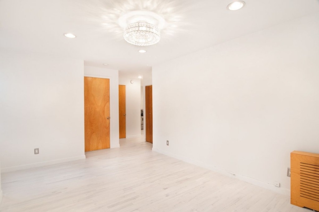 150 West 58th Street, Apt. 11C - Photo 11