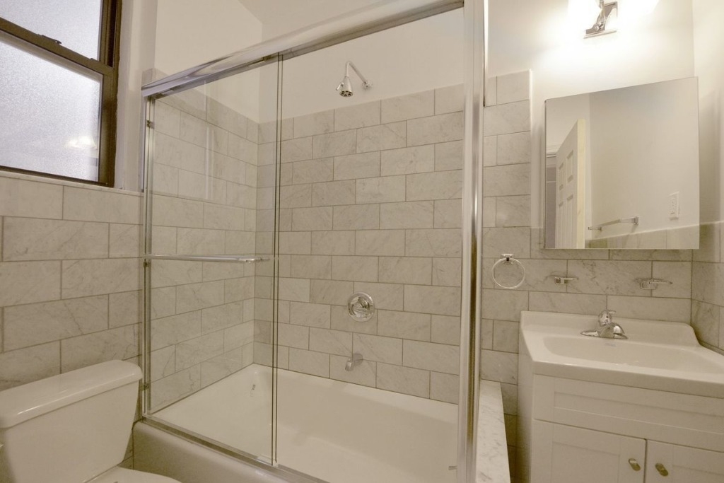 405 East 54th Street, Apt. 1Q - Photo 4