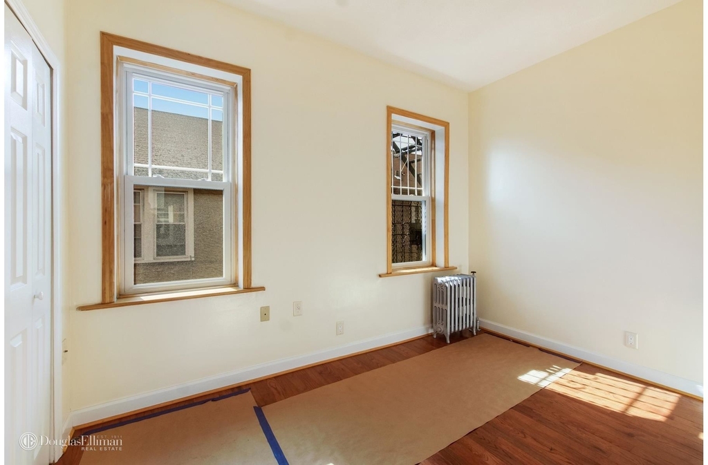 527 Linden Boulevard - Photo 3