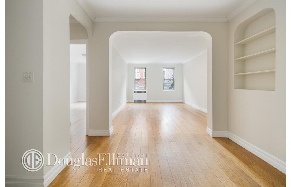 East 53rd St - Photo 1