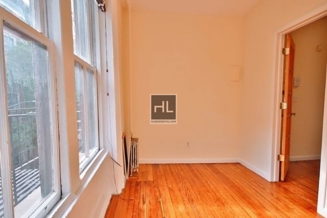 189 Waverly Pl - Photo 1