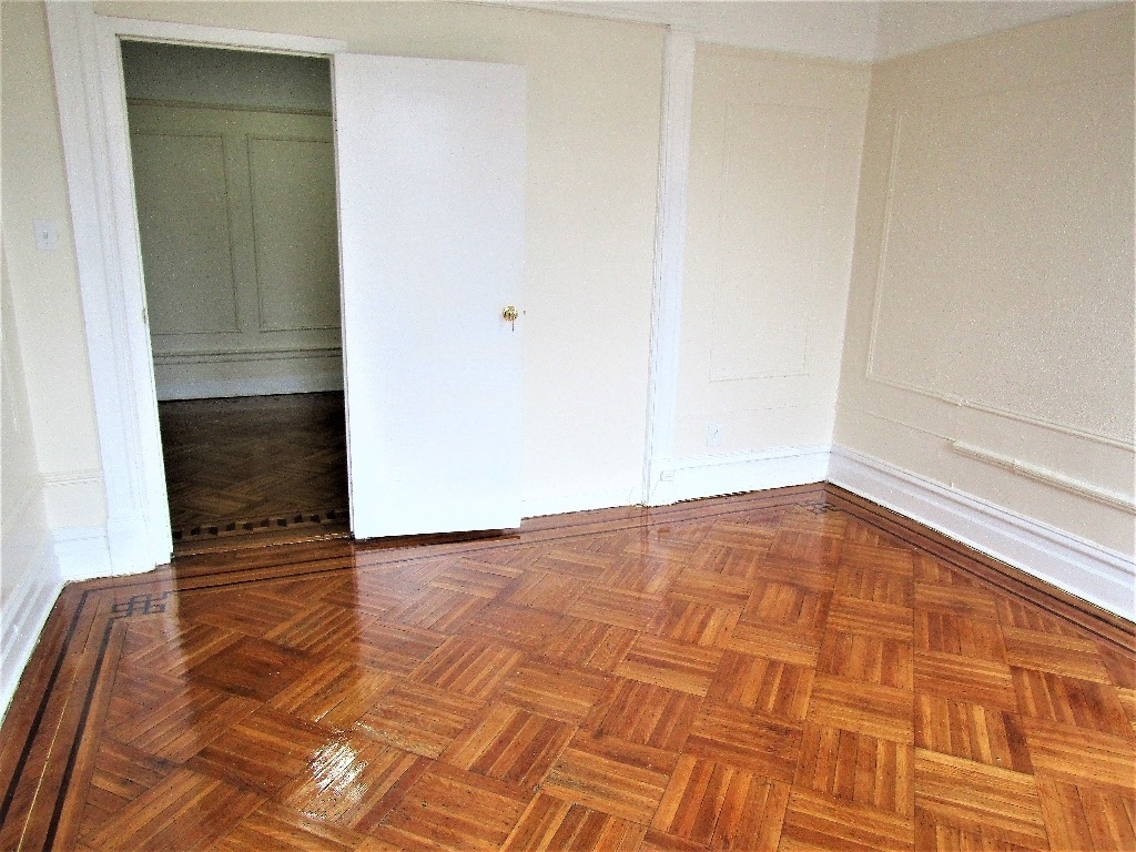 470 Eastern Parkway - Photo 2