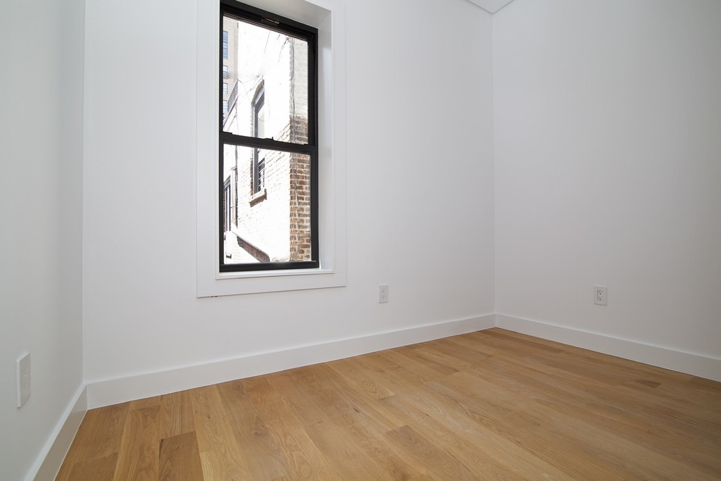 59 Thompson St - Photo 2