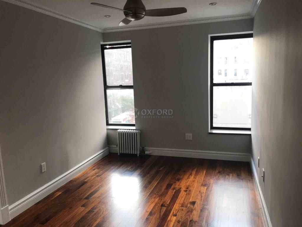 1590 Lexington Avenue - Photo 2