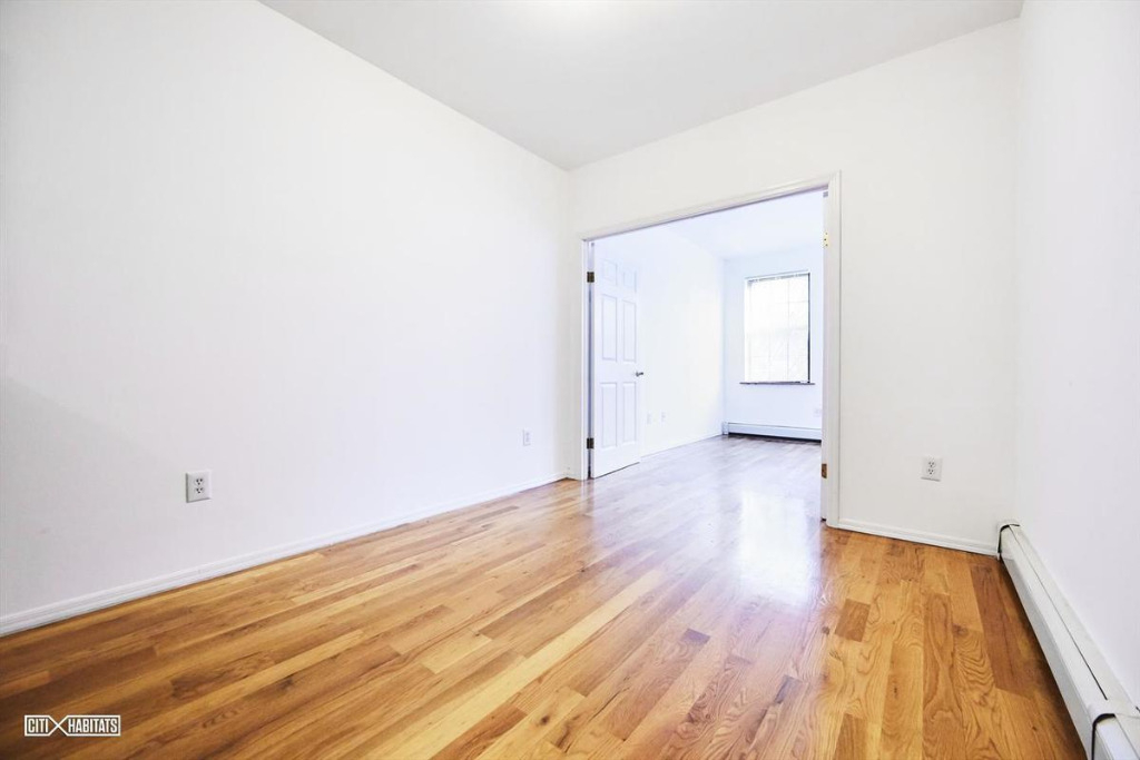 179 Nassau Ave - Photo 2