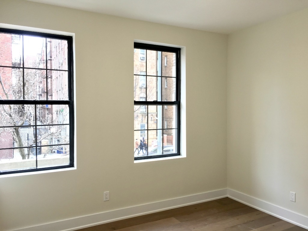 220 Wadsworth Ave #205 - Photo 2