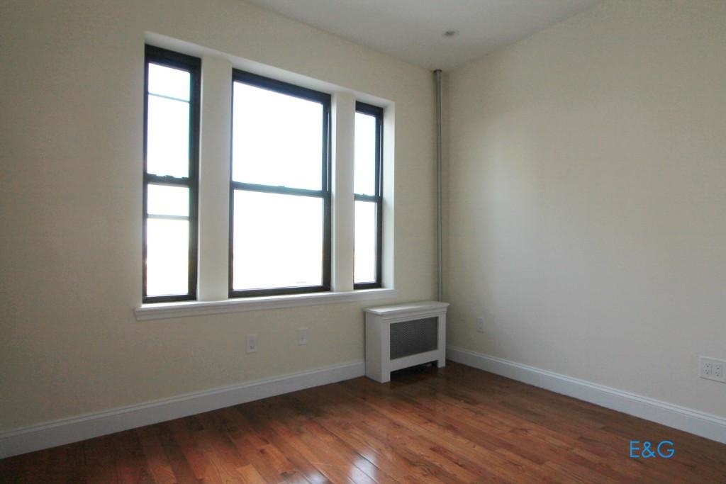 390 Wadsworth Avenue - Photo 7