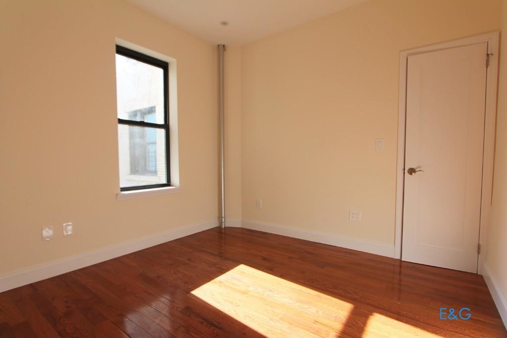 390 Wadsworth Avenue - Photo 3