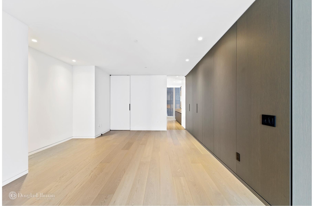 100 East 53rd St - Photo 5