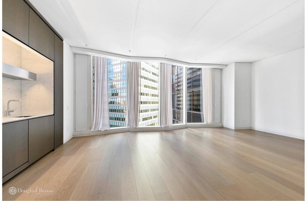 100 East 53rd St - Photo 3