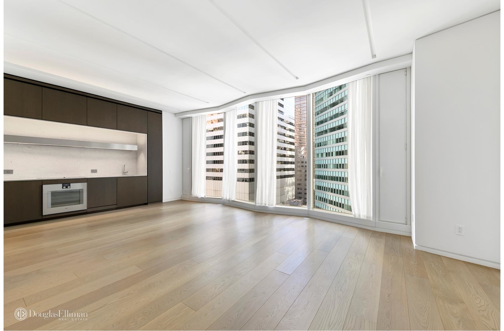 100 East 53rd St - Photo 2