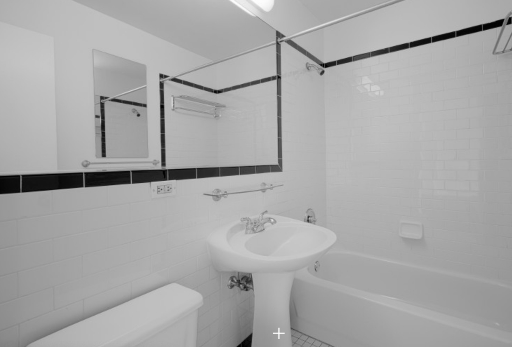 420 West 42nd Street - Photo 3