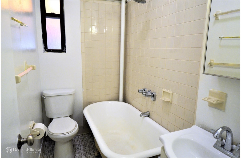 258 West 117th St - Photo 4