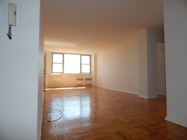 455 Ocean Pkwy - Photo 2