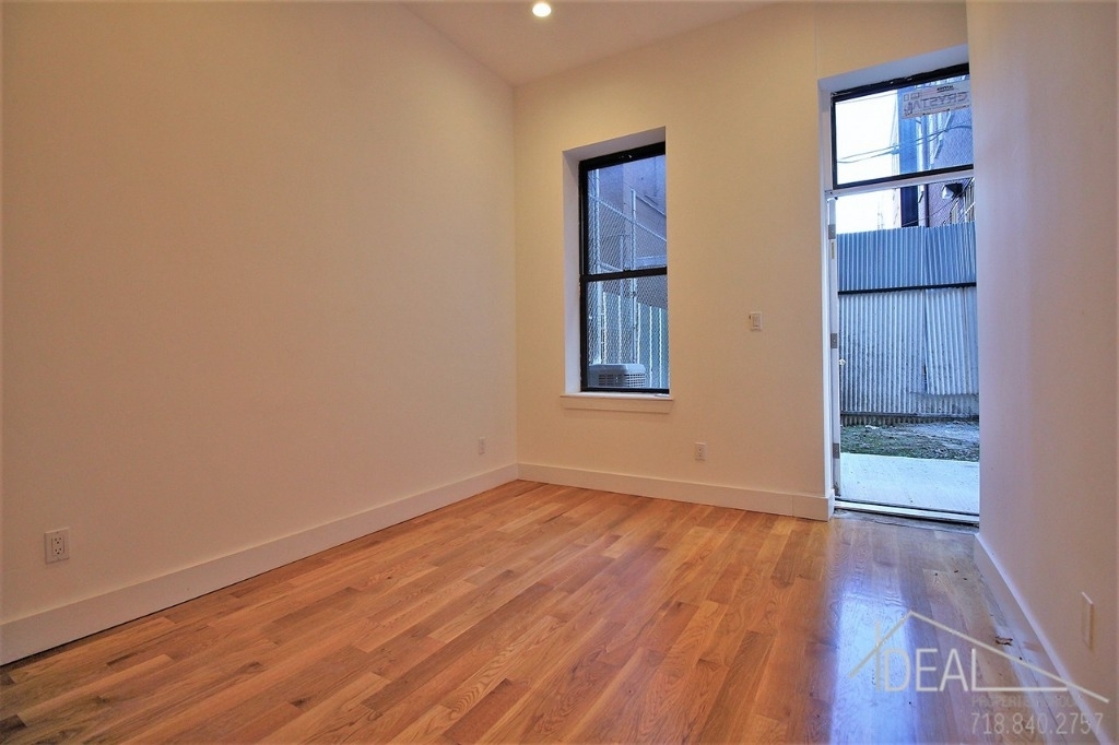 119 RALPH AVENUE - Photo 2