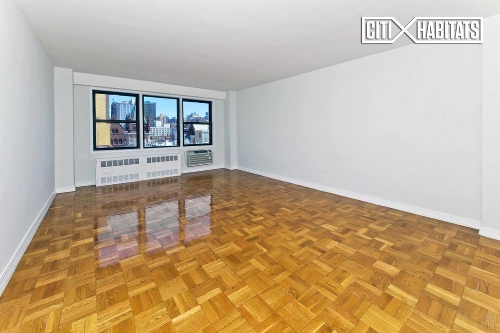 200 East 15th Street - Photo 2