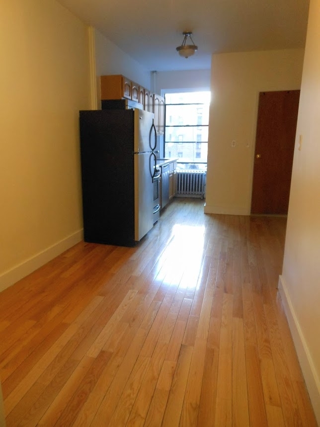 852 Amsterdam Ave. - Photo 0