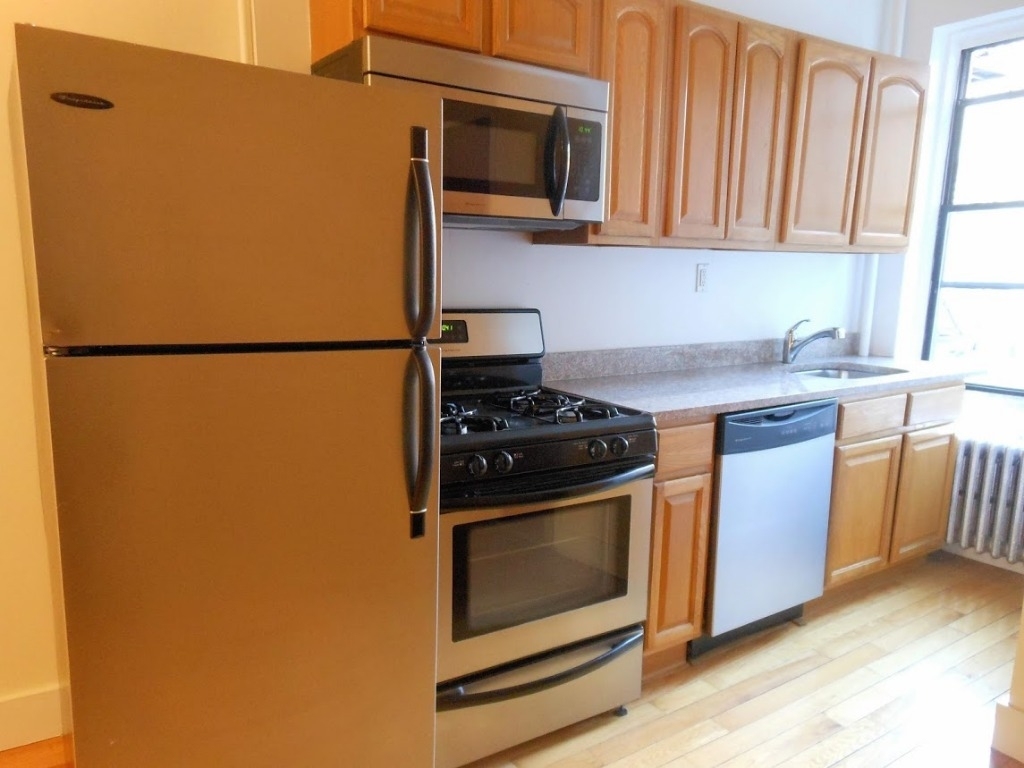 852 Amsterdam Ave. - Photo 1