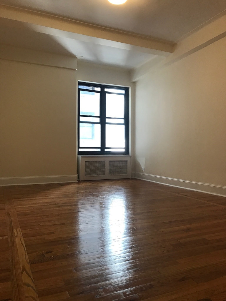 2nd Ave - Photo 4