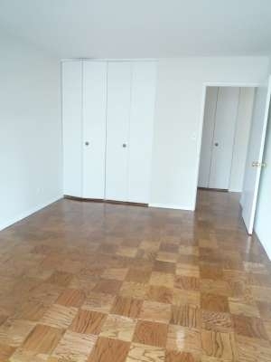 East 71 - Photo 3