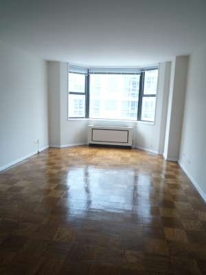 East 71 - Photo 0