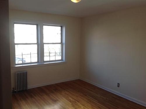 655 Brooklyn Ave - Photo 2