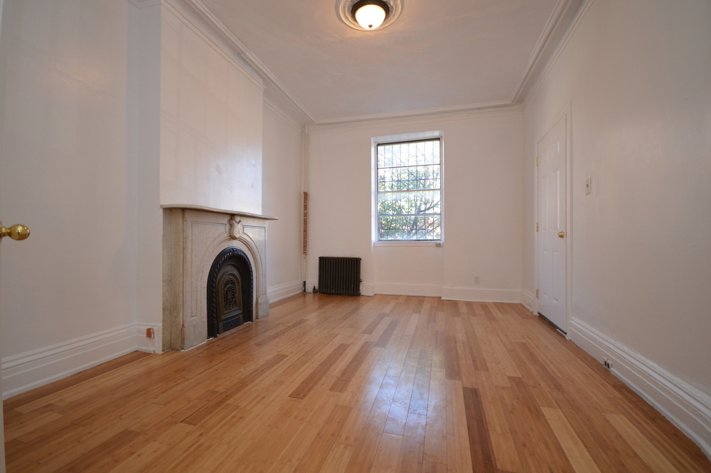 512 Dekalb Ave - Photo 3