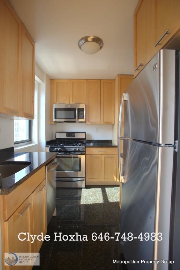 145 4th Avenue - Photo 3