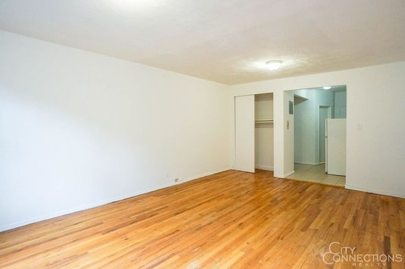 515 East 6th Street - Photo 1