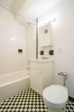 515 East 6th Street - Photo 3