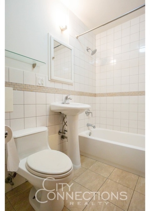 325 East 8th Street - Photo 5