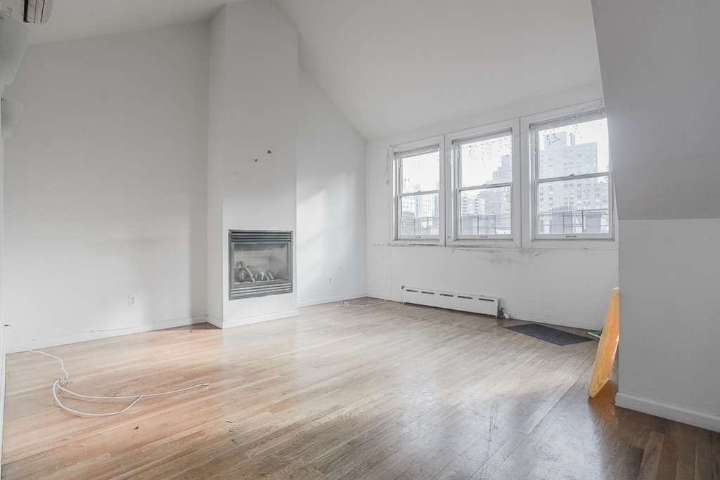 316 East 89th Street - Photo 1