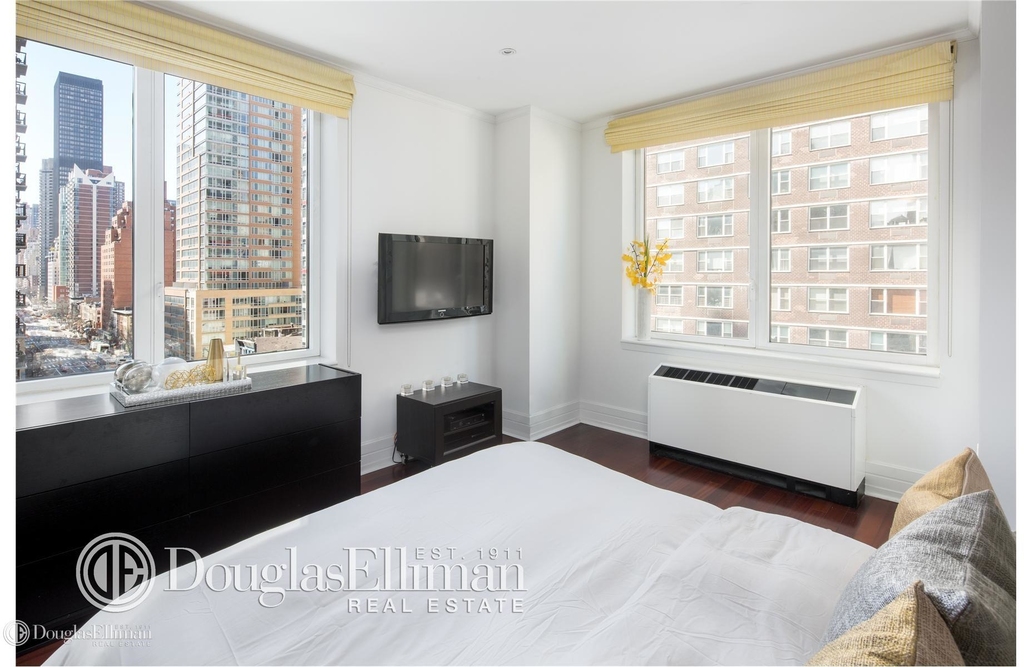 300 East 55th St - Photo 1