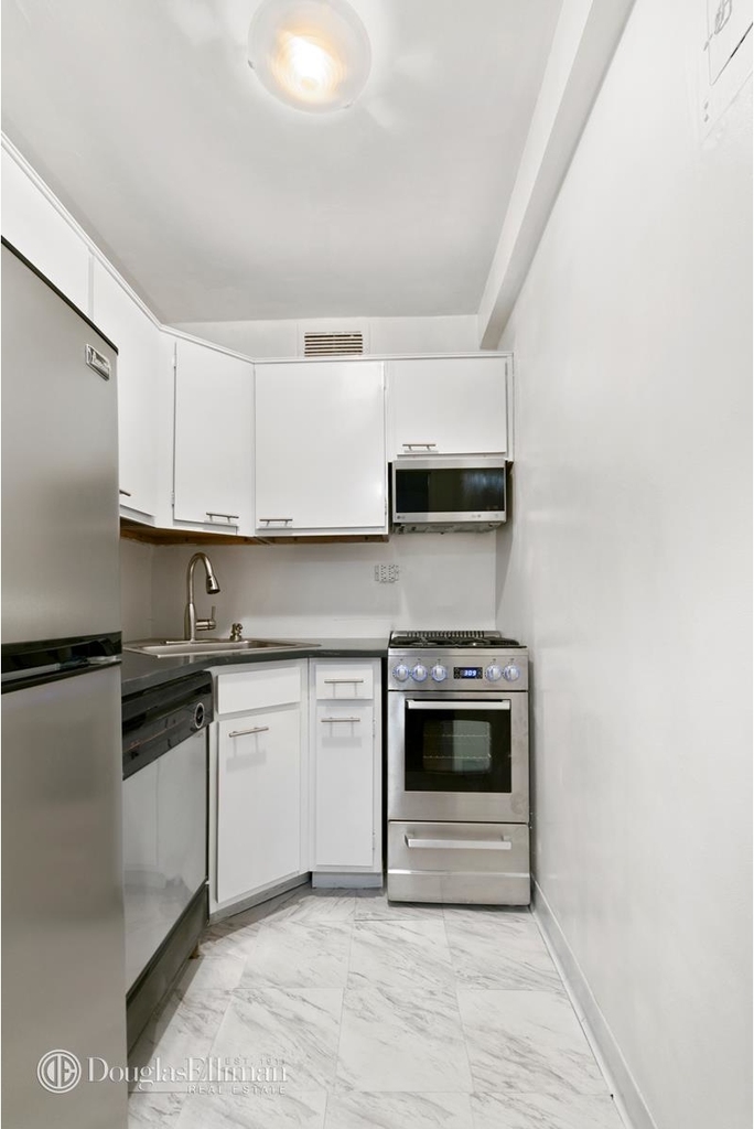 330 East 49th St - Photo 1